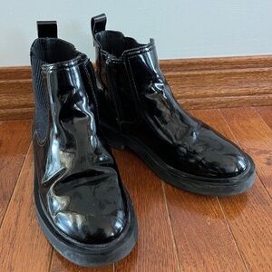 Zara Girls patent Chelsea boots size 1